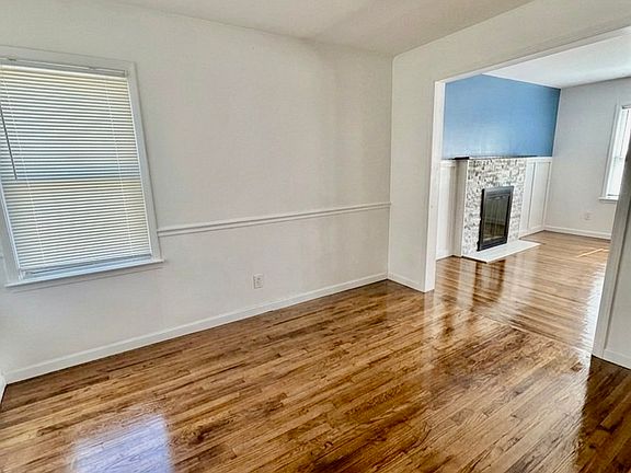 5th image of 183 Manor Pkwy