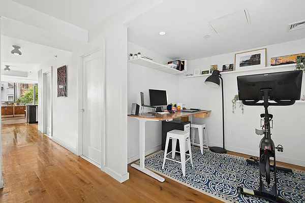 Rented by SERHANT. | media 9