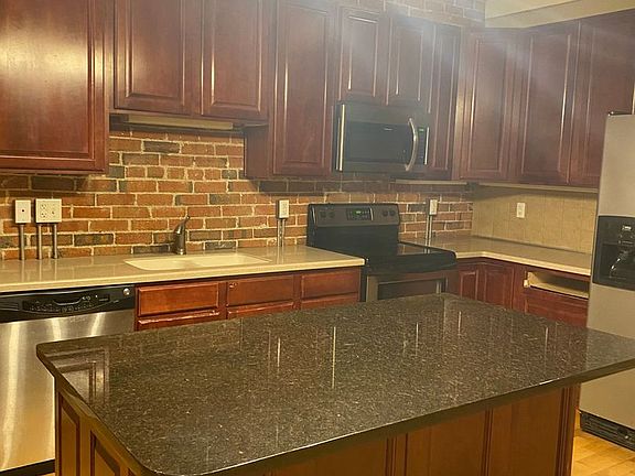 4th image of 2109 Broadway Unit 102 St
