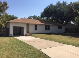 202 Parkview Dr, Arlington, TX 76010