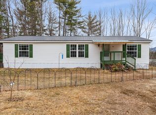 711 Main St, Sumner, ME 04292