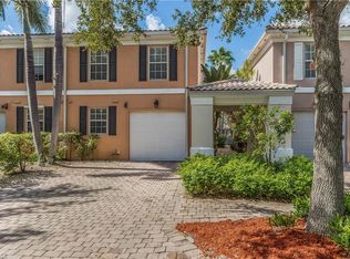 5377 Cove Cir #122, Naples, FL 34119
