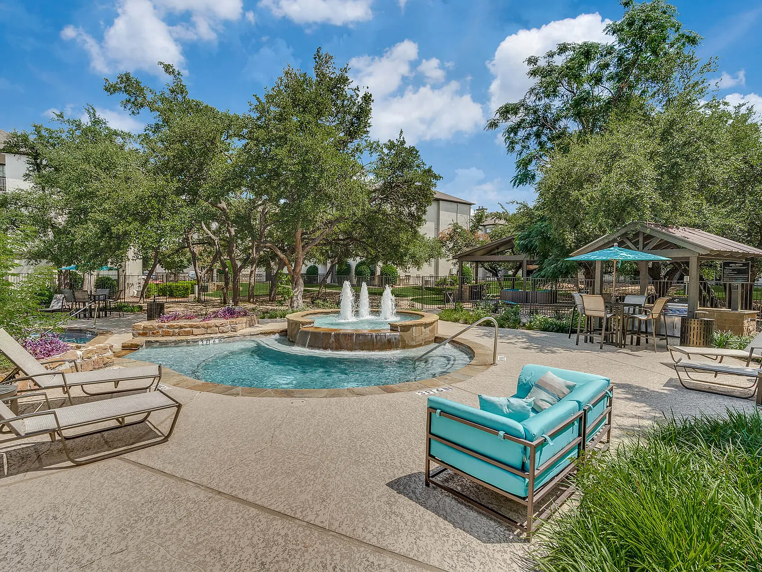 Lakeline Villas — Photo 4