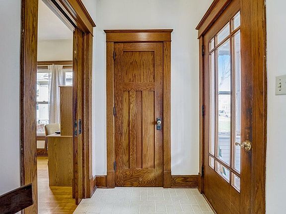 5th image of 117 N German St