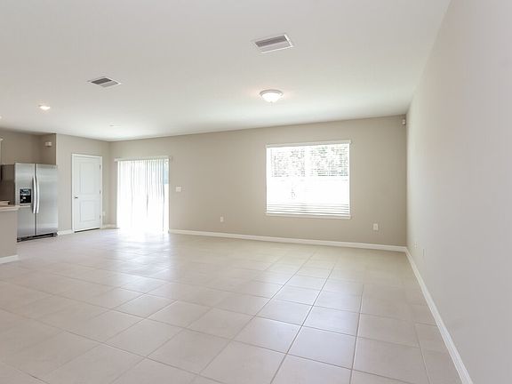 4th image of 2215 Shasta St