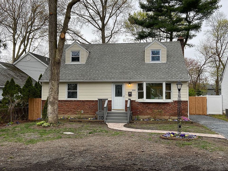111 Burt Ave