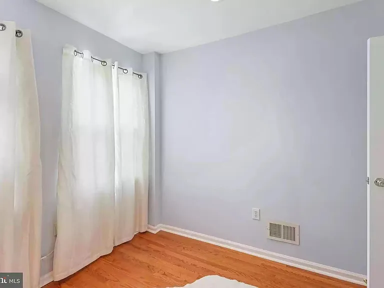 654 Melvin Dr — Photo 5