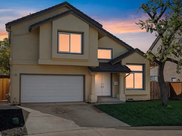 320 Accipiter Ct, Tracy, CA 95376