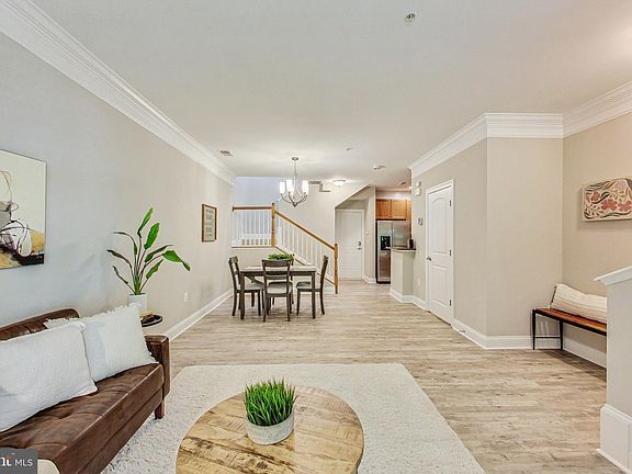 3rd image of 2288 Margraf Cir #386
