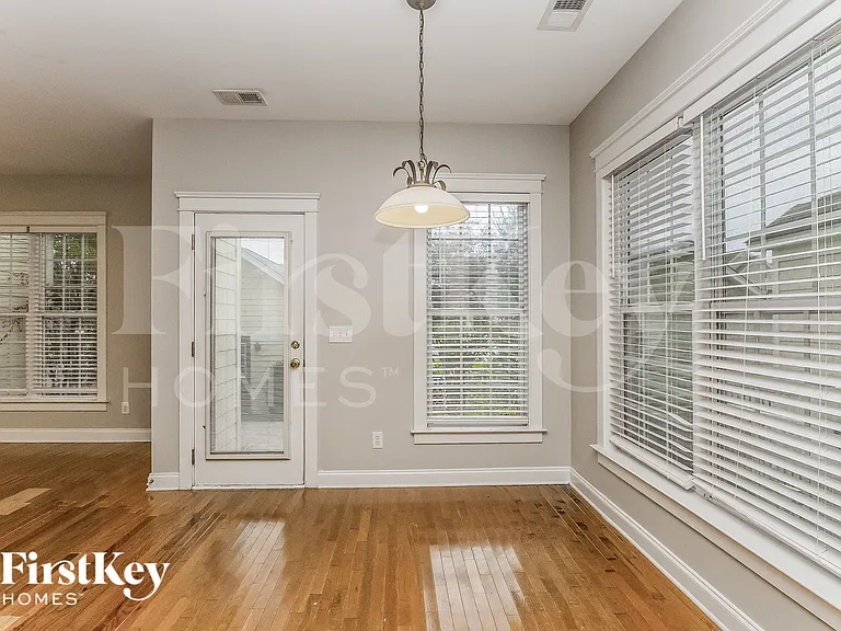 205 Barberry St — Photo 4