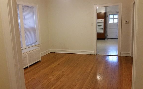 2nd image of 6250 N Artesian Ave #1