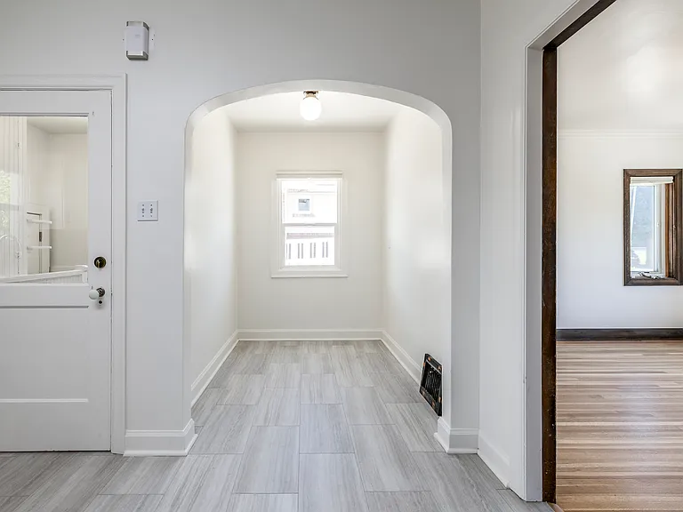 1489 E Michigan Ave — Photo 12
