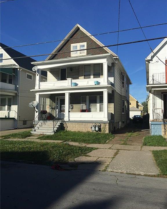 1st image of 121 Ross Ave