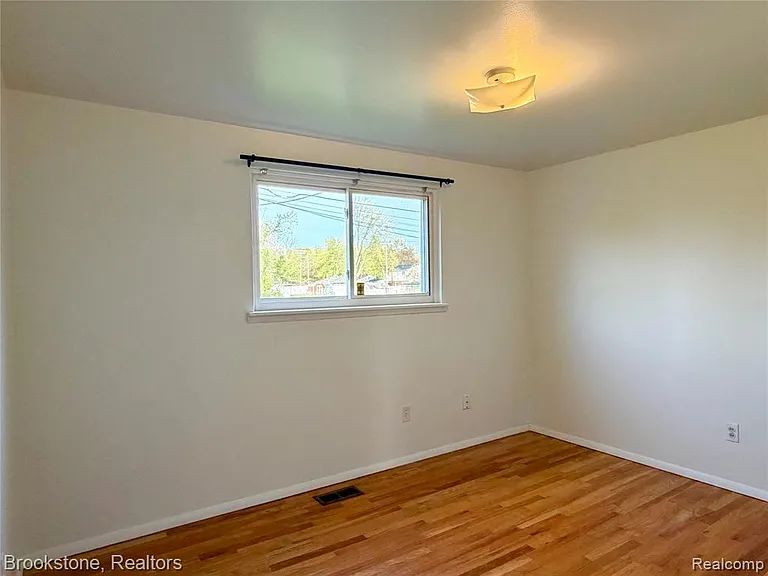 8912 Ardel Dr — Photo 13