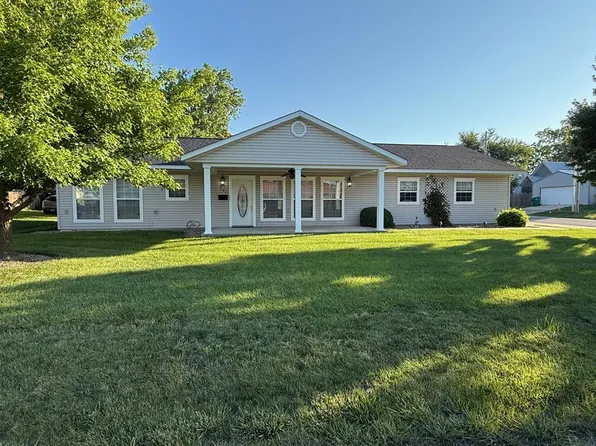 203 W Washington St, Macon, MO 63552