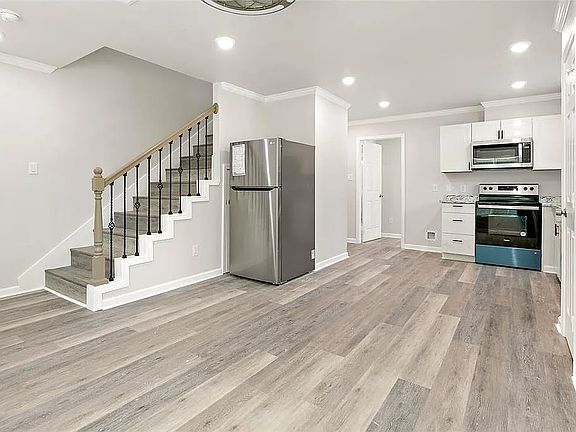 4th image of 28402 Champion Oaks Dr #1