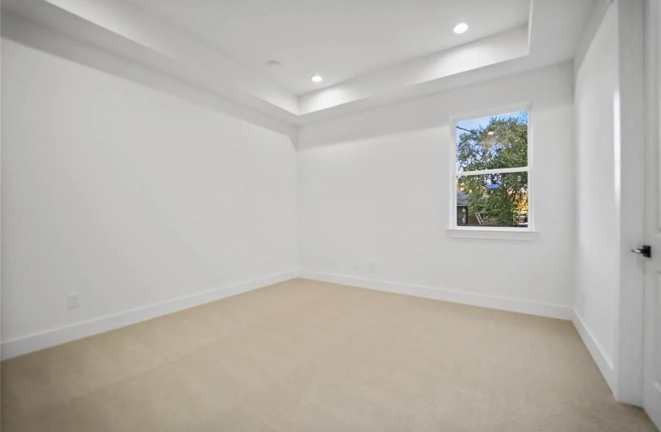 3 bed, 3.5 bath, 1740 sqft, $3,200 — Photo 2