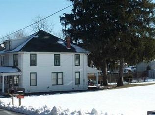 825 York St, Mount Wolf, PA 17347