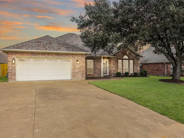 325 Bernburg Ln, College Station, TX 77845