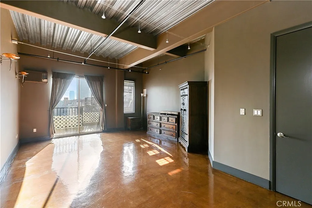 Primary Photo - 312 W 5th St #1204