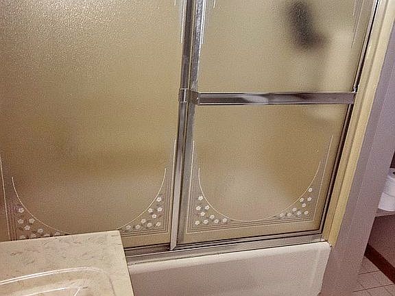 2nd floor bathroom 