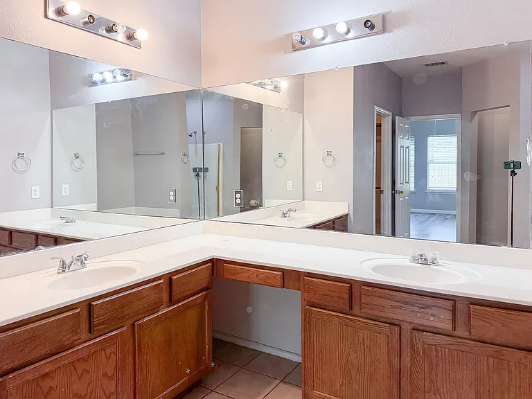 1212 Maple Terrace Dr — Photo 17