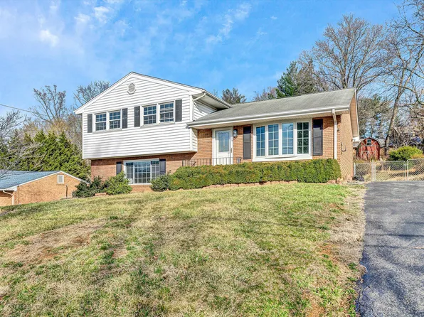 823 Clearwater Ave, Roanoke, VA 24019