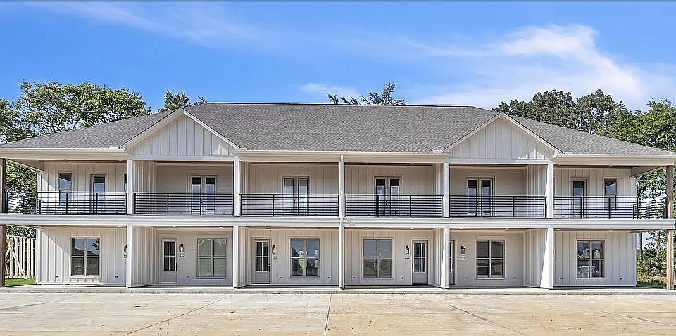 1st image of 116 Breezeway Cv