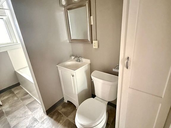 2nd image of 507 Main St Unit 2-E