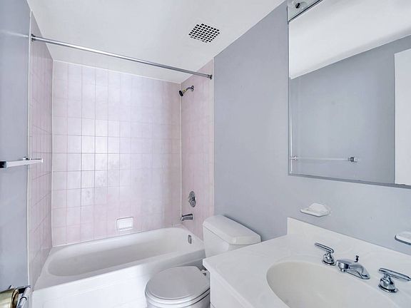 4th image of 10831 Seaview Ave APT 35C