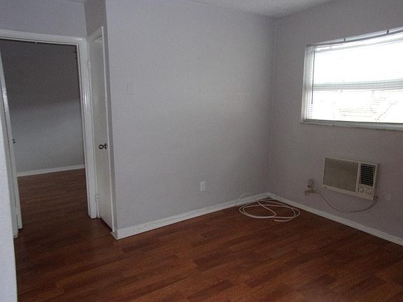 3rd image of 1601 5th St N #7