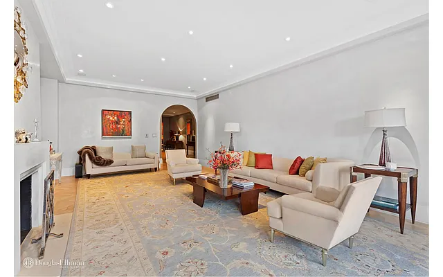Sold by Douglas Elliman | media 21