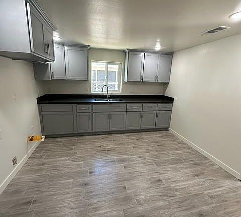 5th image of 11417 Lowe St