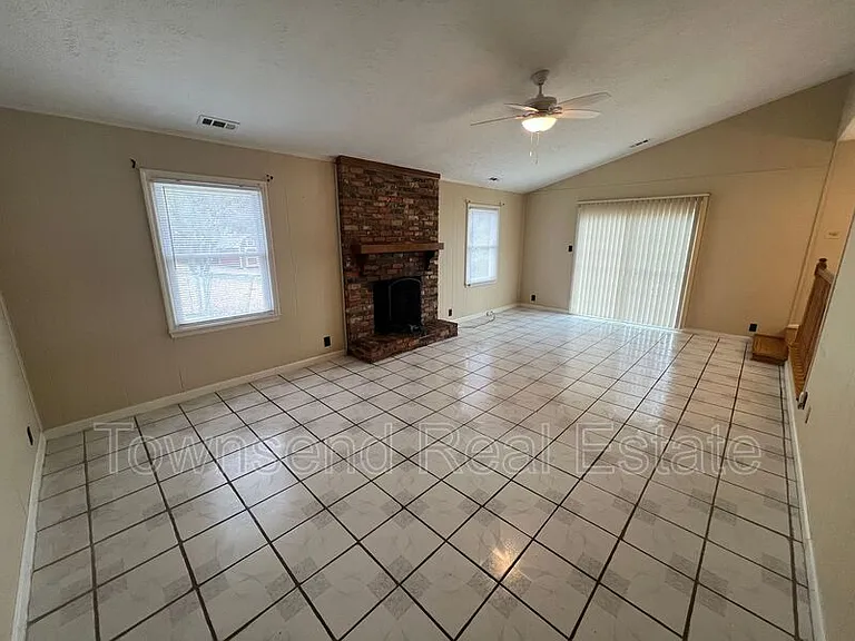 5214 Rockingham Rd — Photo 7