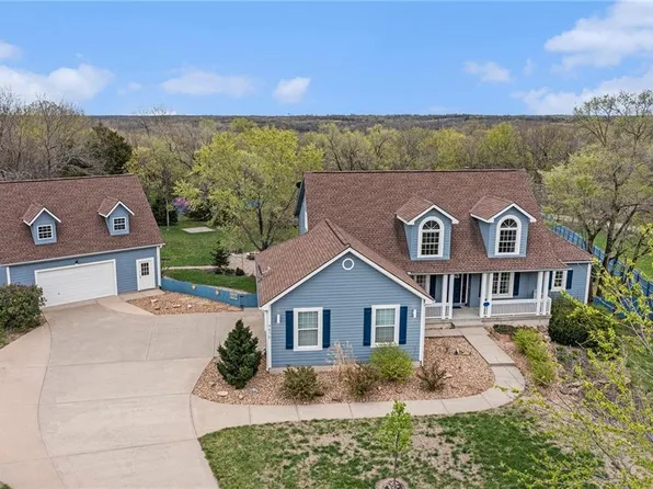 9875 Pin Oak Cir, De Soto, KS 66018