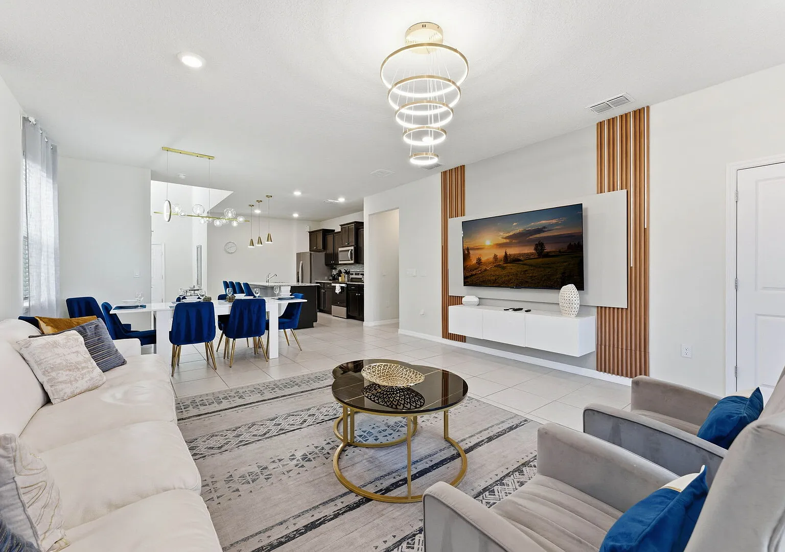 Stylish 6BR Home with Themed Rooms and Pool — Photo 2