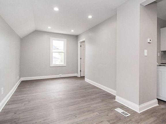 5th image of 4301 Bailey Ave #Up