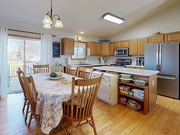 4th image of 145 Trail Ridge Rd