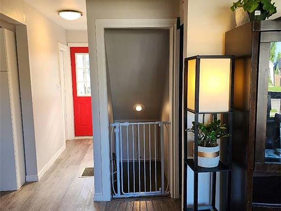 5th image of 86 N Park St