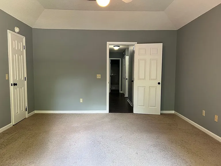 114 Windmere Dr — Photo 12