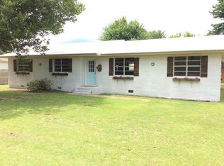 460 W 4th St, Luverne, AL 36049