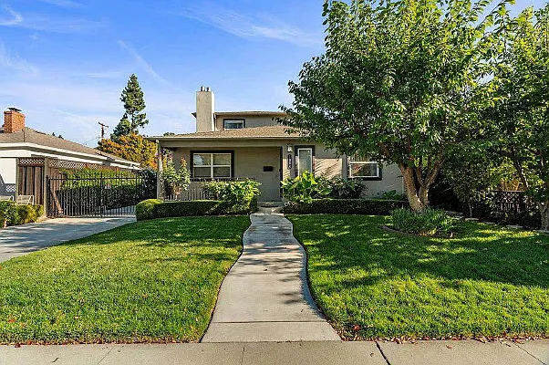 4 bed, 3.5 bath, 2400 sqft, $1,200 — Photo 1