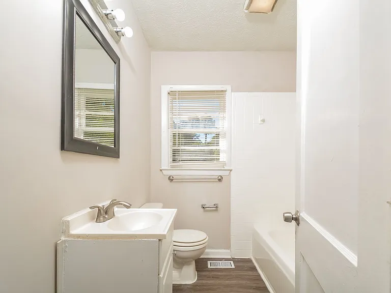 59299_025_main_bathroom_13233770.jpg