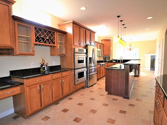 Entertainer's dream kitchen!  Your guests will have plenty of space to mingle.