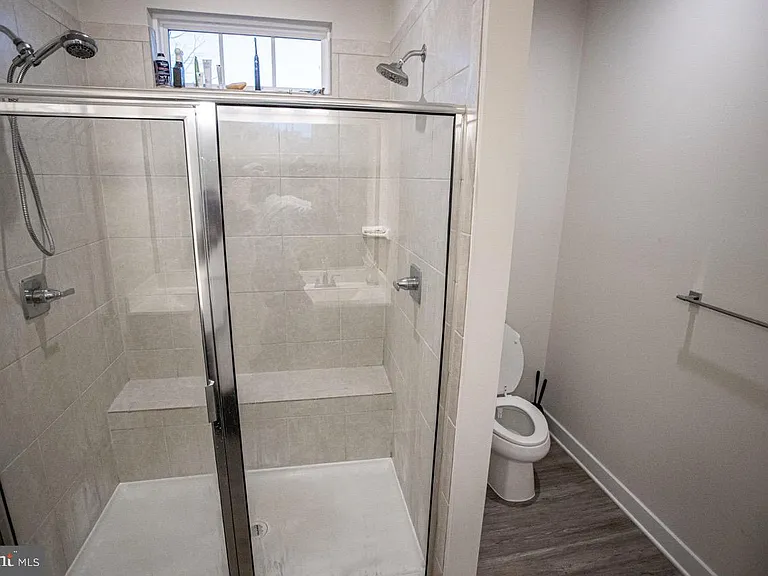 7821 Cove Point Dr — Photo 31