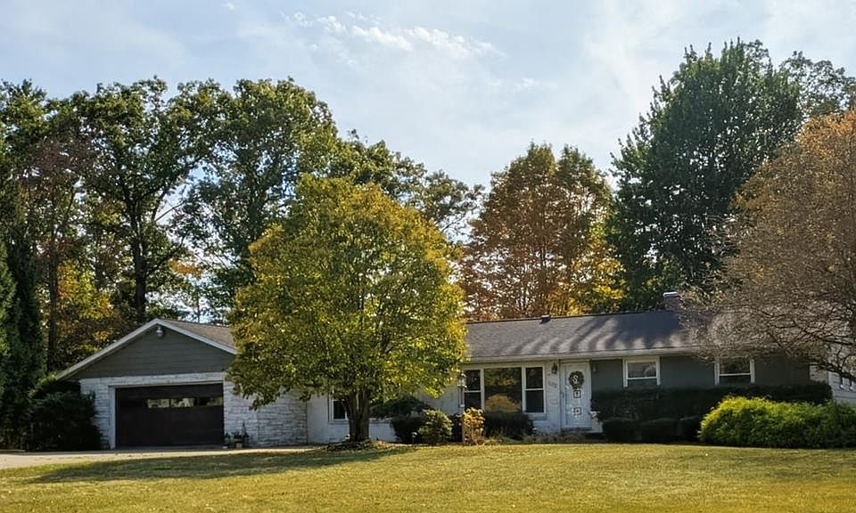 1st image of 102 Lincoln Ct