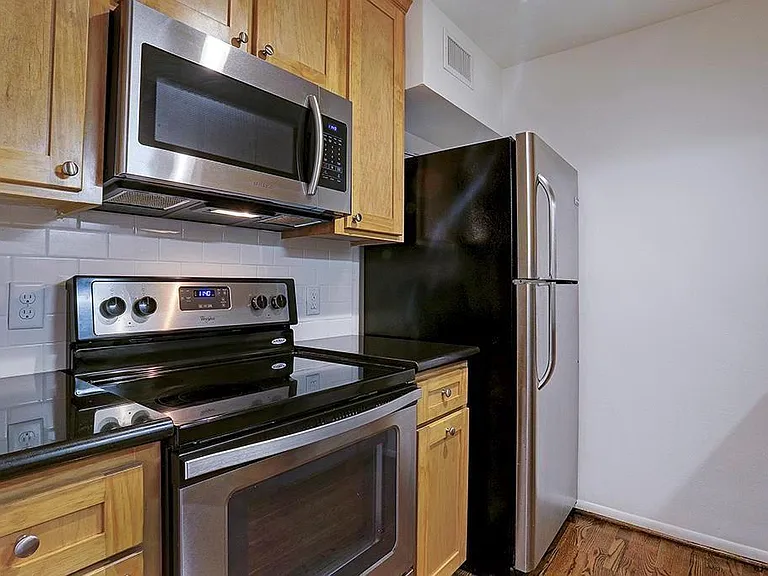 415 Hawthorne St #5 — Photo 2