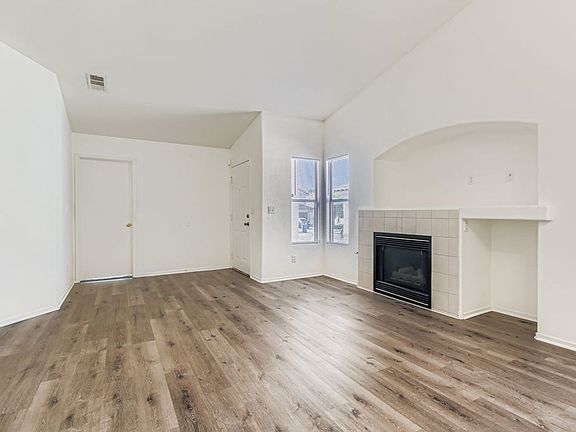 3rd image of 884 Cozy Valley St