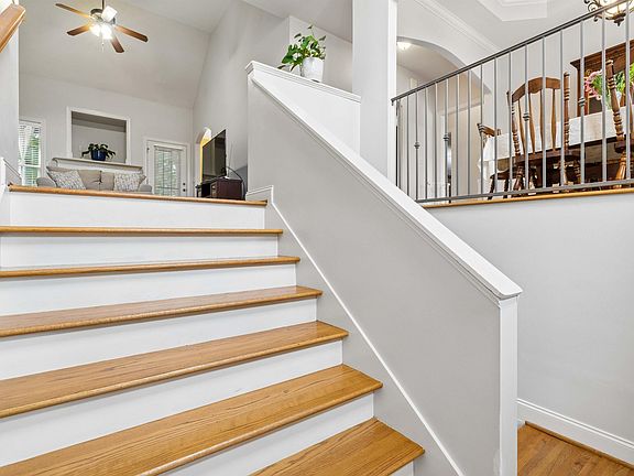 4th image of 216 Falliston Ridge Cir