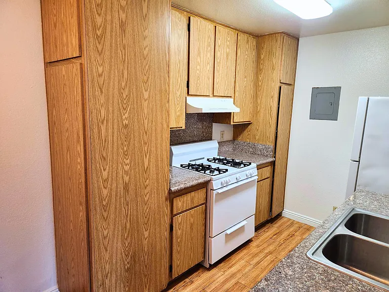 432 S. Normandie Ave, Los Angeles, CA 90020 — Photo 18